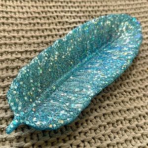 🪶Iridescent Blue Feather Tray